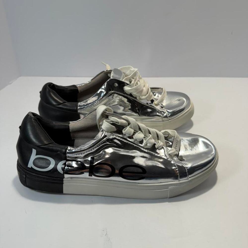 Bebe Charley 8 Womens Size 8 Silver Chrome Black Metallic Logo Low Top Sneakers